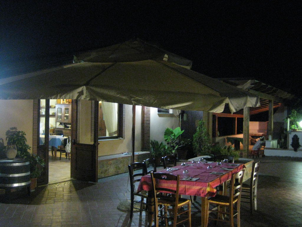 Agritursmo Montesalerno Villa Diamante Exterior foto